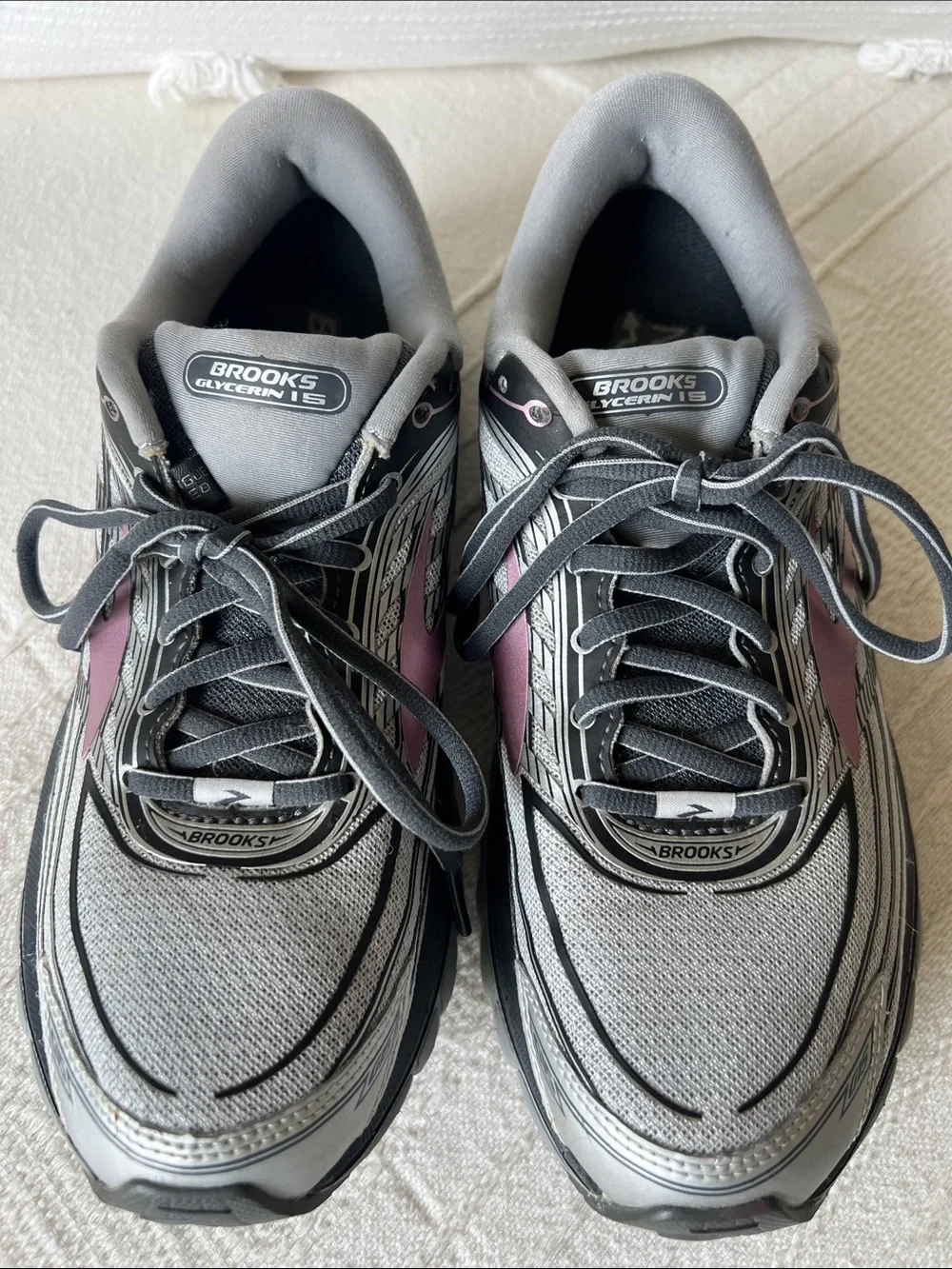 Brooks lightweight design